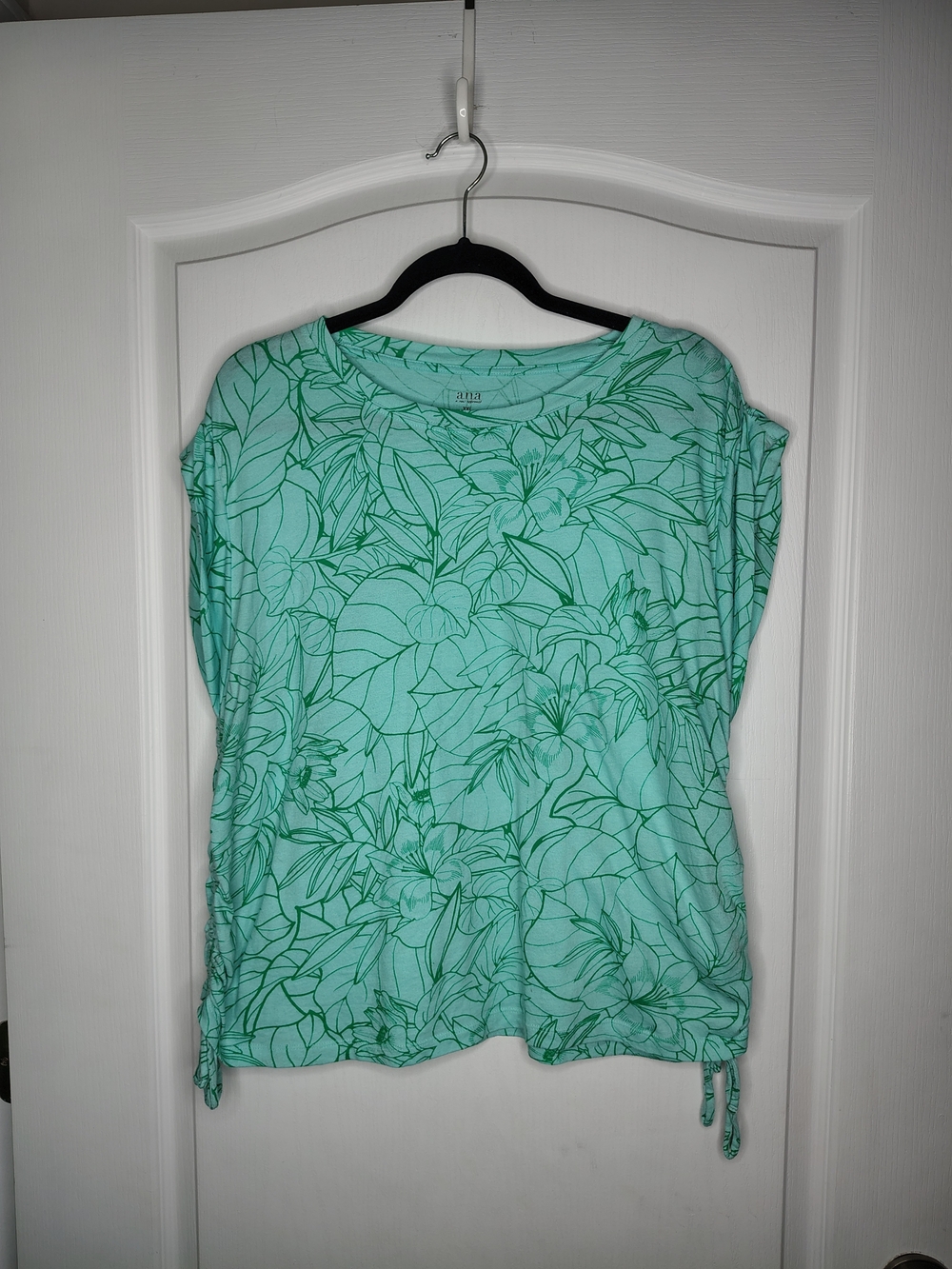 a.n.a Mint Green Floral Short Sleeve Top